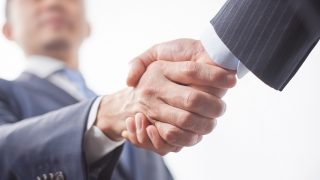 切らない目の下脂肪取り治療＋α（目の下スリーミックス法）の経過のご紹介です。
